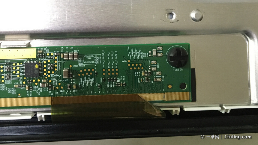 索尼SONY KDL-50W700A屏幕左边黑色横条纹维修